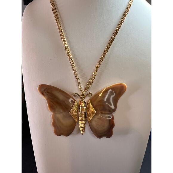 Vintage 70s Articulated Butterfly Necklace | Root Beer Marbled Wings 26" - Picture 4 of 13